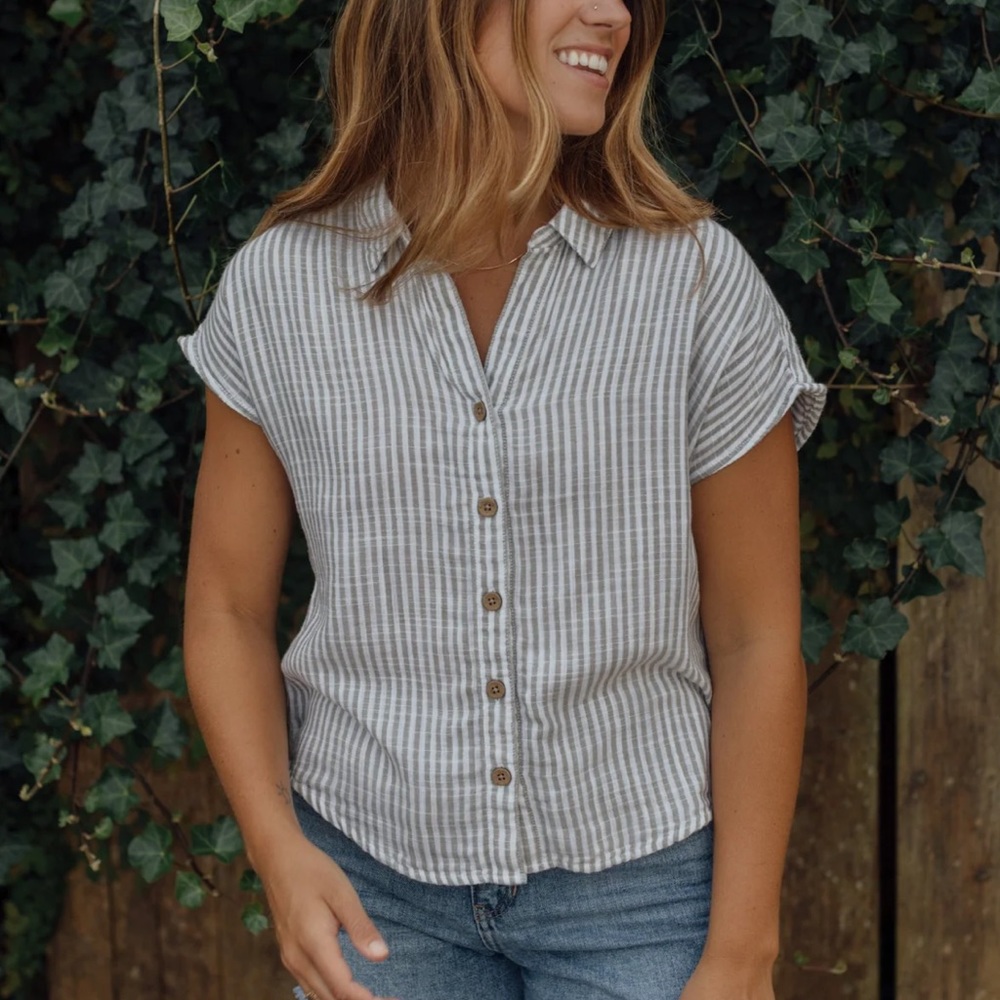 Neuflora - XL Quincy button down in Sage